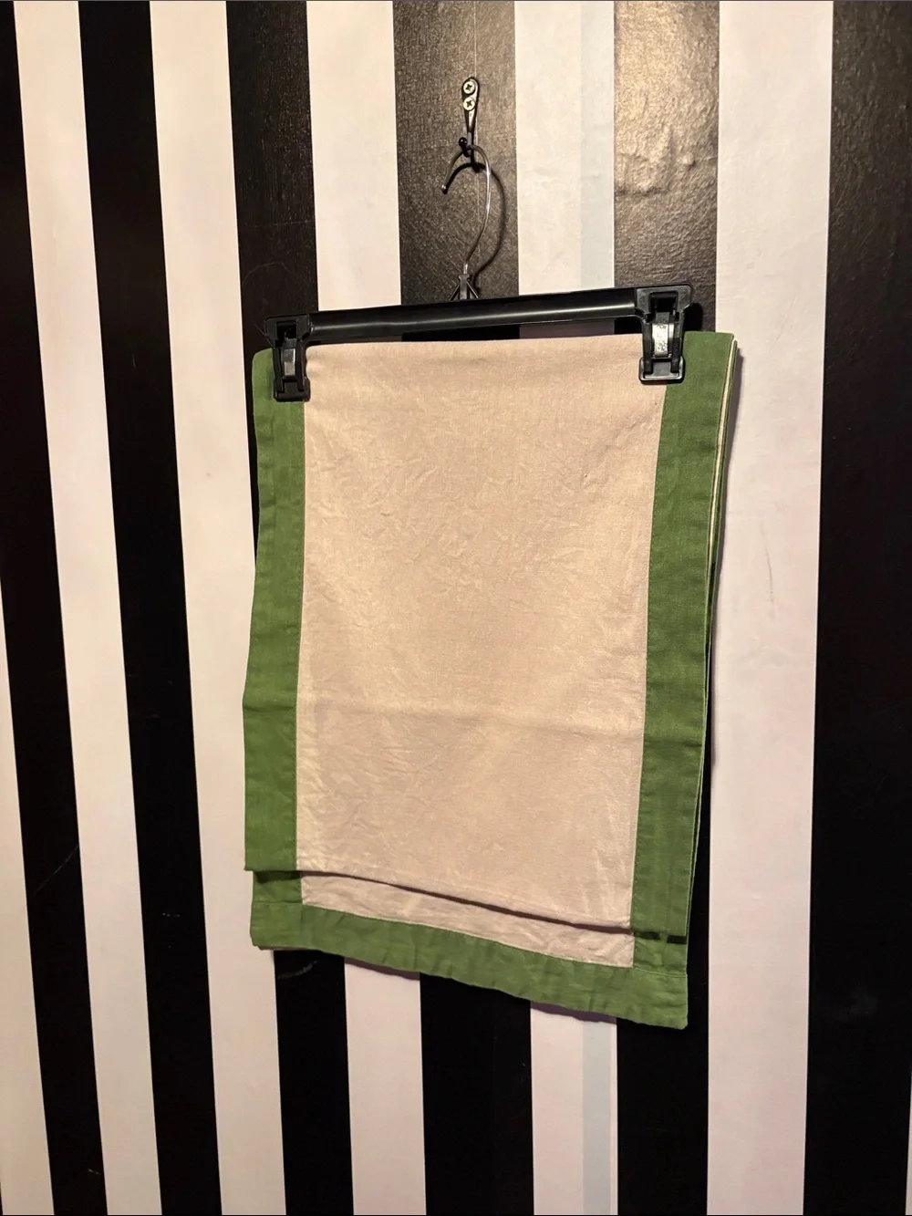 Cream w/ Green Border Cotton Table Runner Vintage Kitchen Linens Classic Home